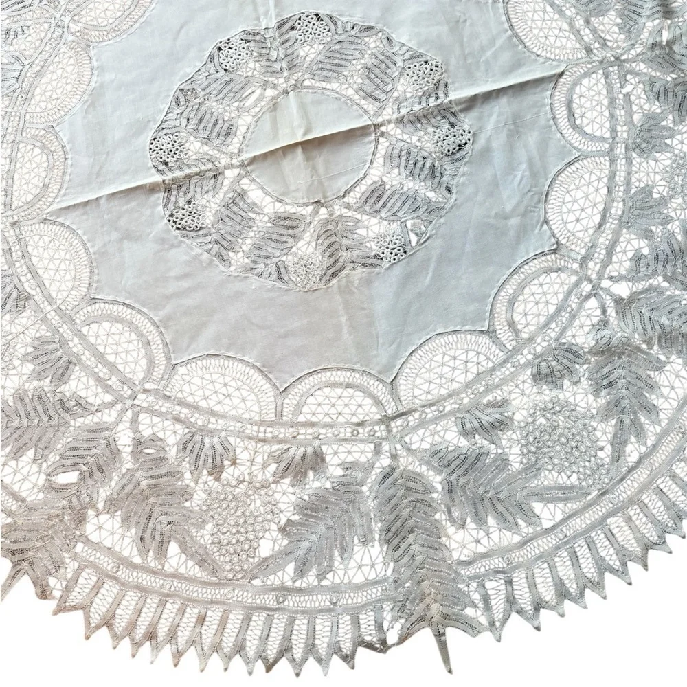 VTG French Lace Crochet Tablecloth Topper White Round 67” Vintage Old World
